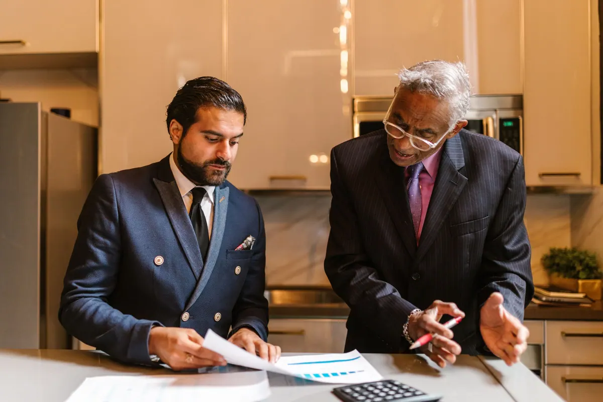 Cross-option agreements for shareholder protection insurance